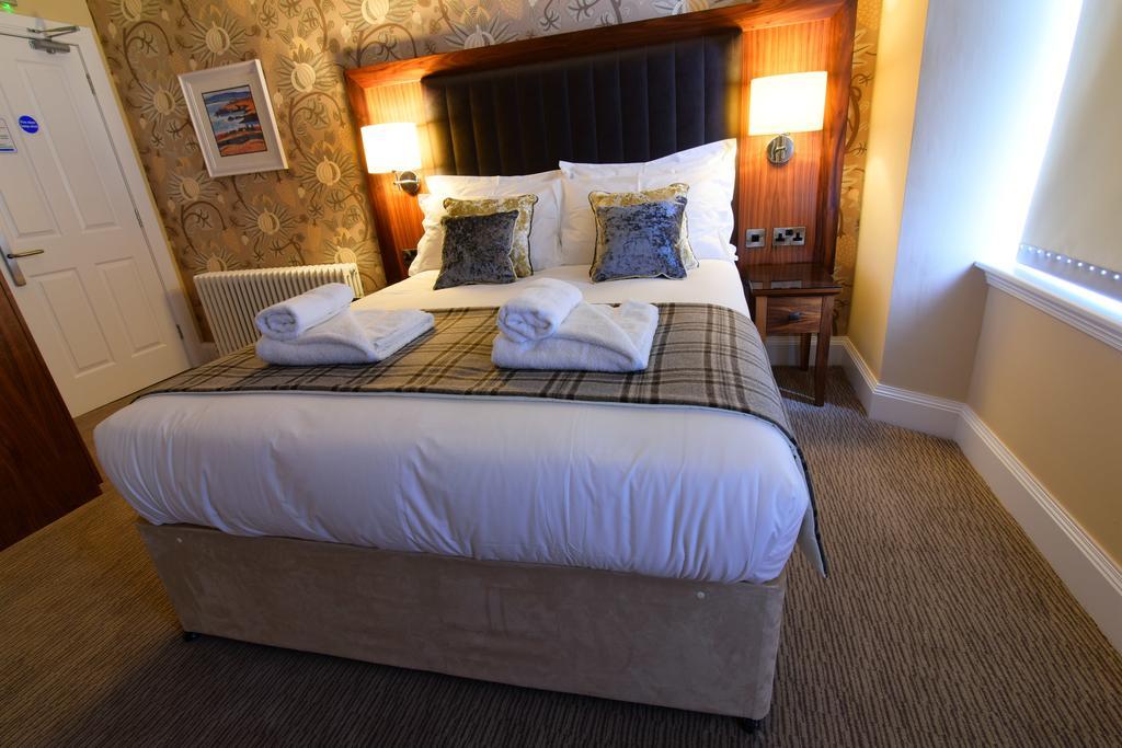 The Townhouse Aberfeldy - Rooms & Breakfast Ngoại thất bức ảnh