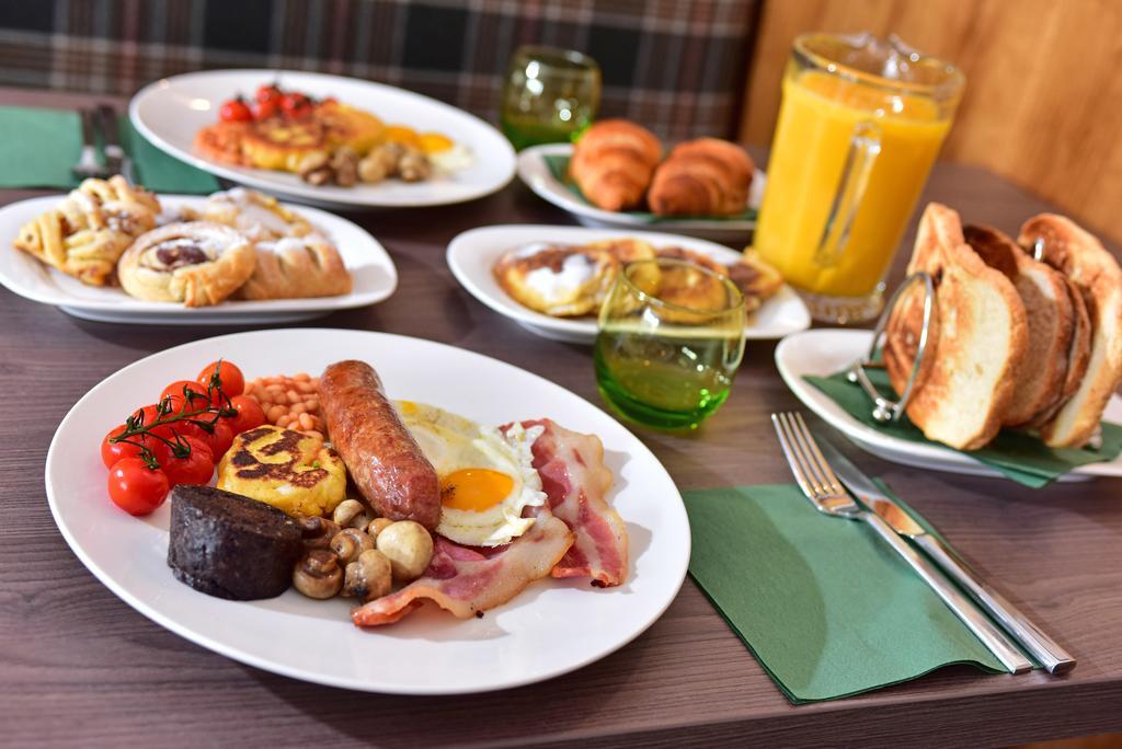The Townhouse Aberfeldy - Rooms & Breakfast Ngoại thất bức ảnh